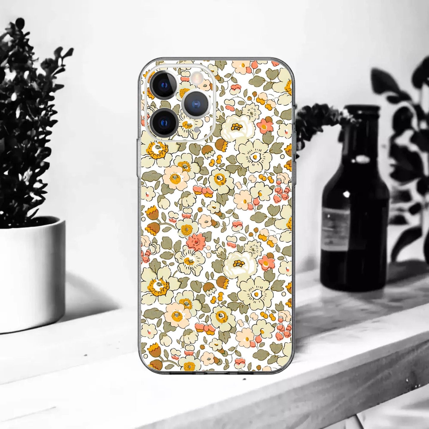 Coque souple Betsy Kaki pour iPhone 16, 15, 14, 13, 12, 11, XR, X, SE, 8, 7