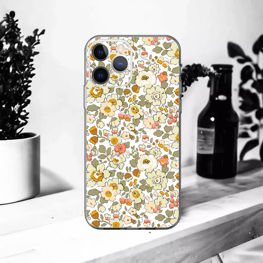 Coque souple Betsy Kaki pour iPhone 16, 15, 14, 13, 12, 11, XR, X, SE, 8, 7
